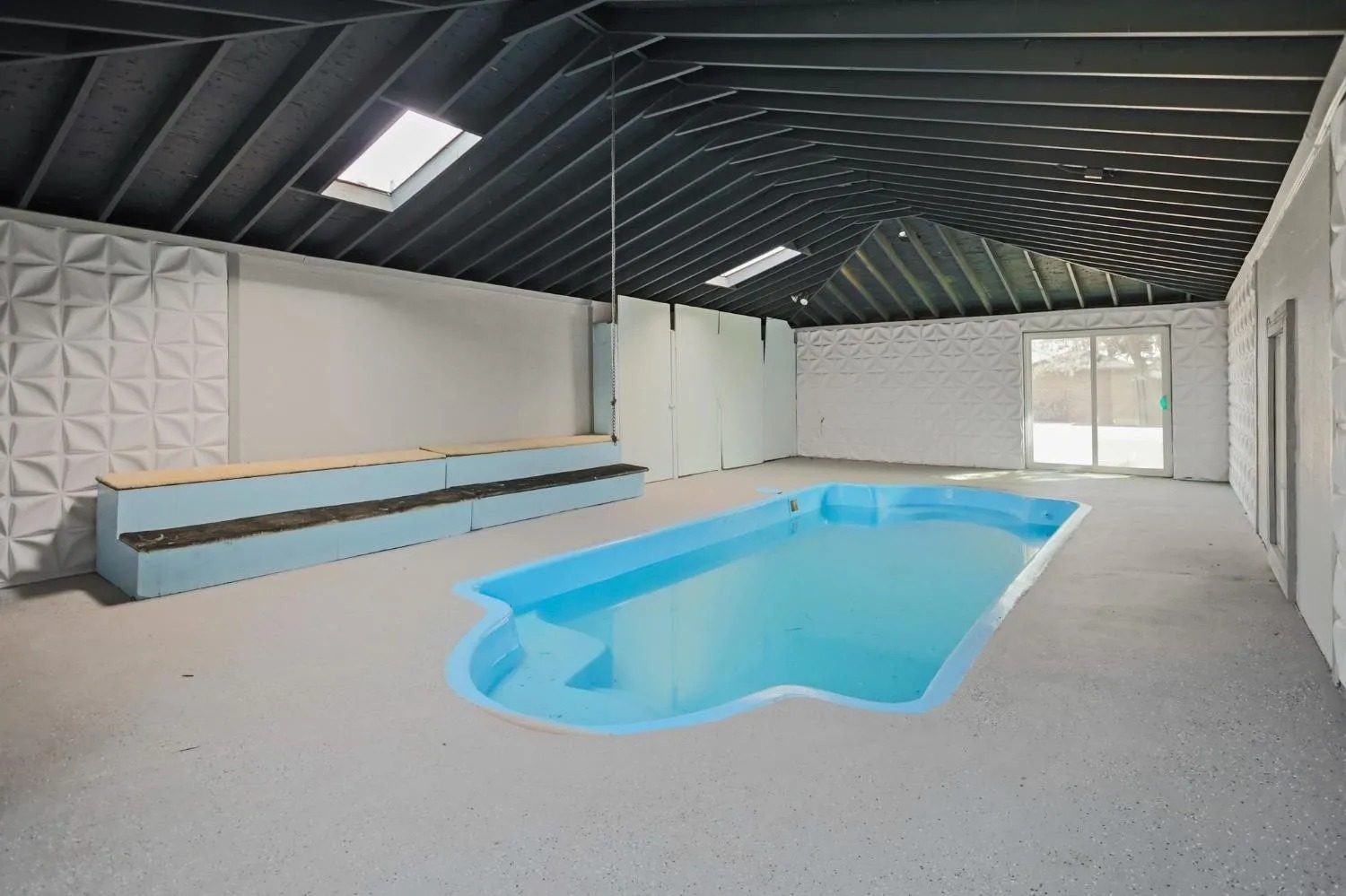 Pools & Outdoor